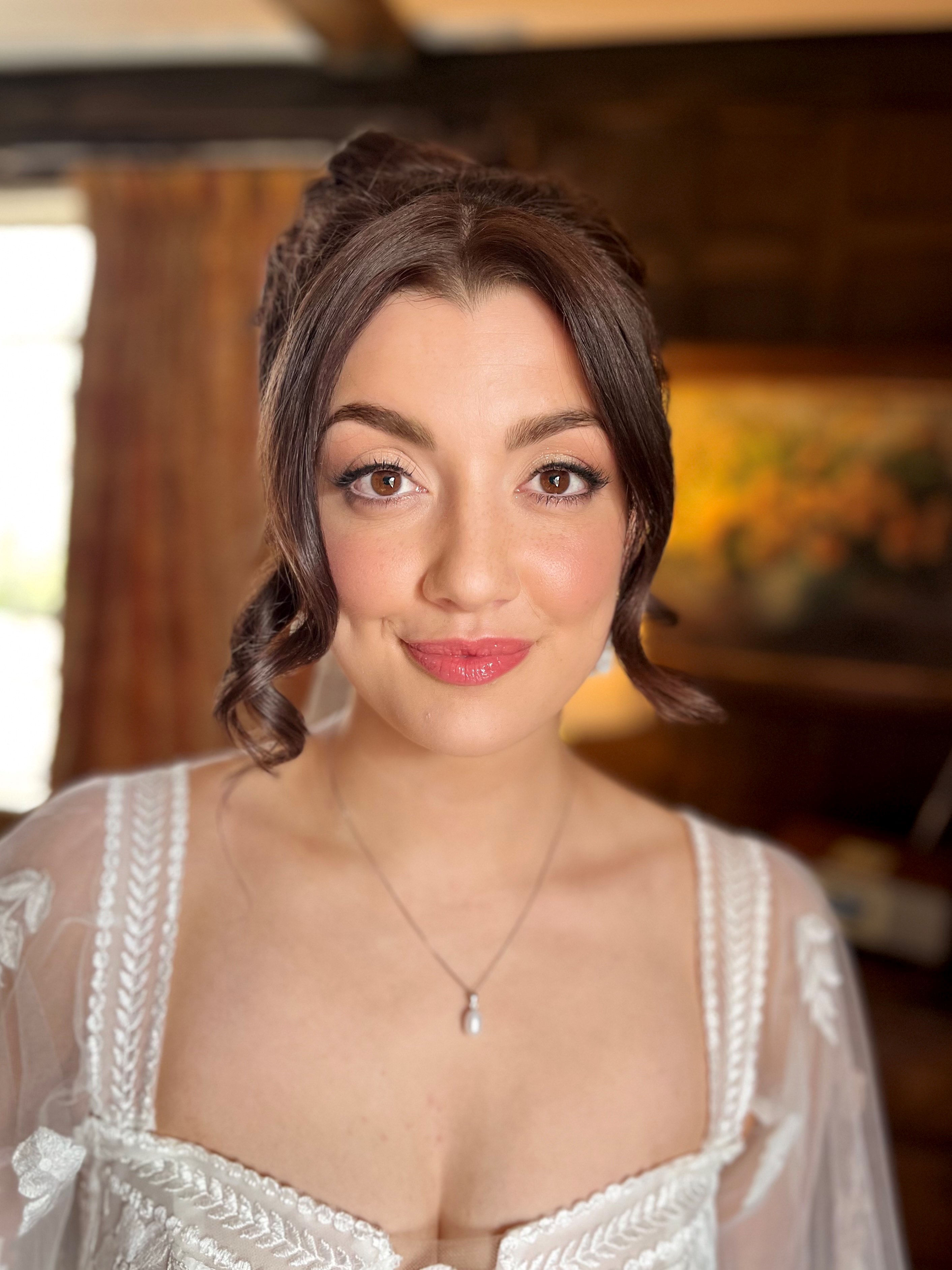 Beautiful brunette bride portrait subtle make up