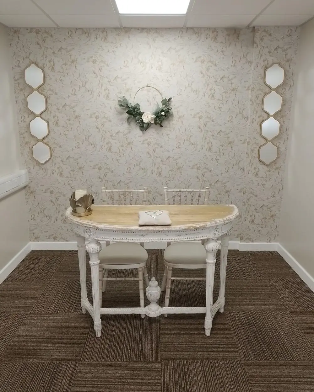 beautiful white ceremony table at the Woodbridge Register Office